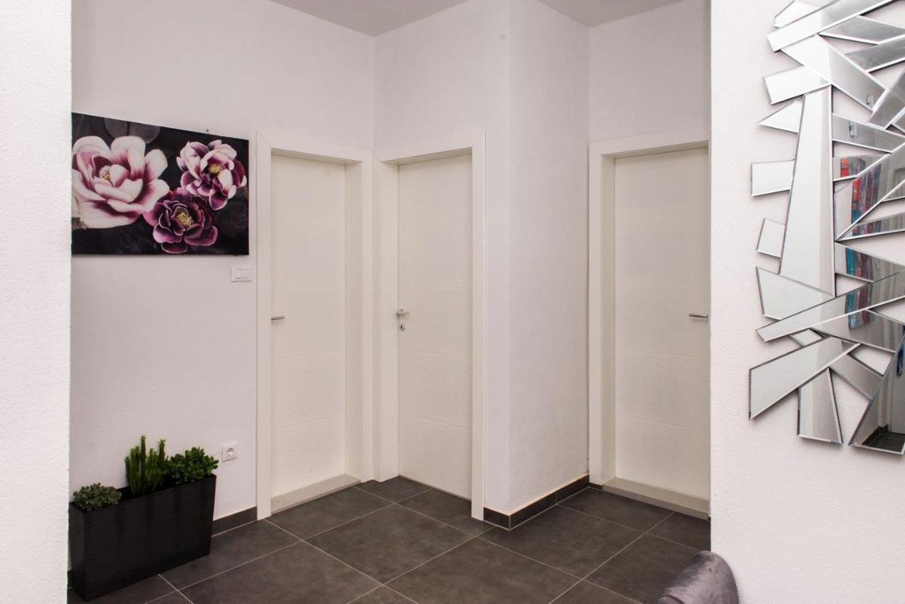 Apartment Lux Elba Kaštela Buitenkant foto