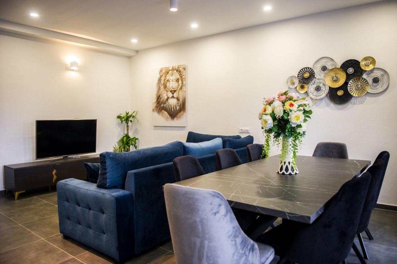 Apartment Lux Elba Kaštela Buitenkant foto