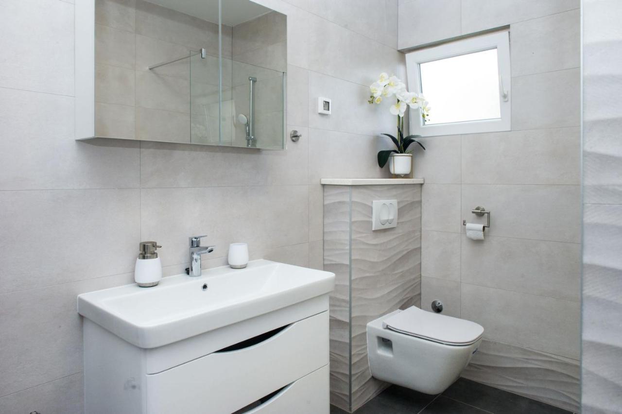 Apartment Lux Elba Kaštela Buitenkant foto