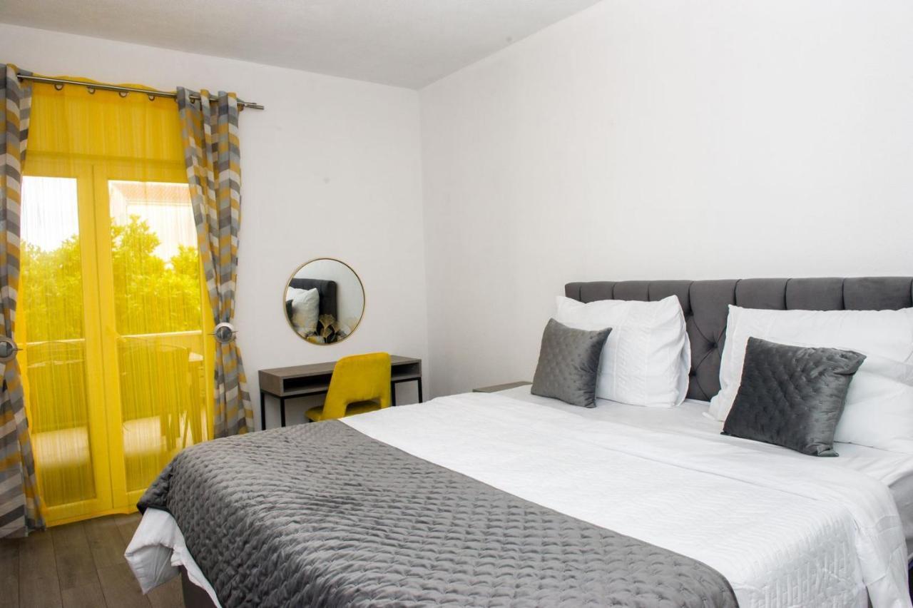 Apartment Lux Elba Kaštela Buitenkant foto