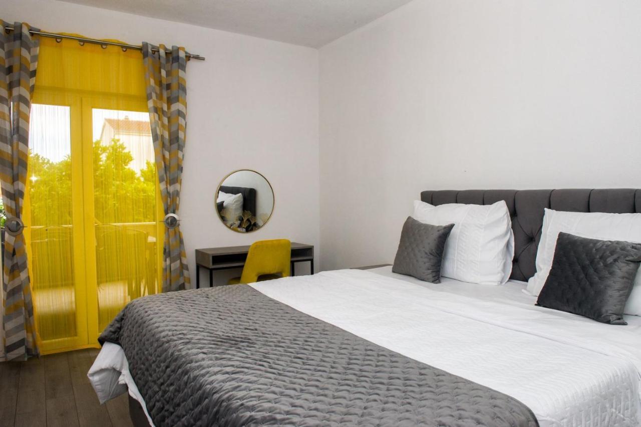 Apartment Lux Elba Kaštela Buitenkant foto