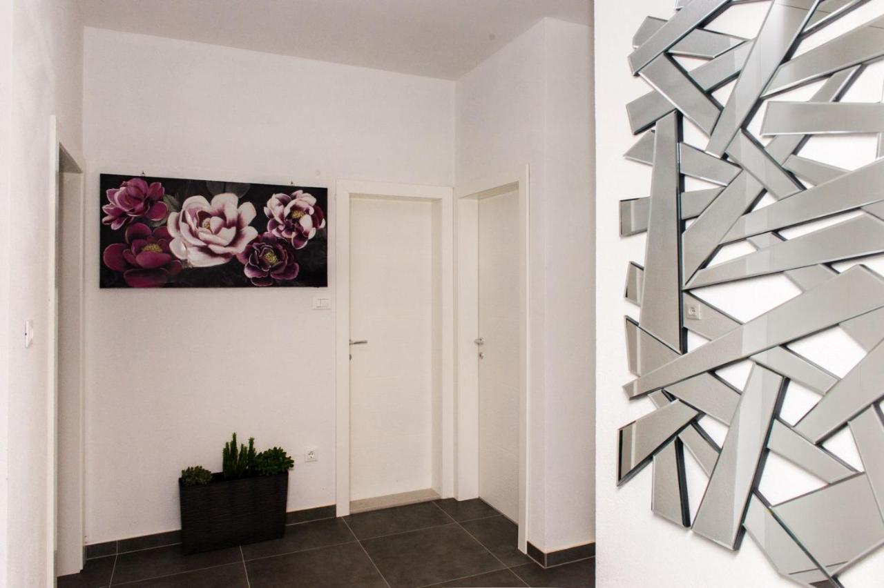 Apartment Lux Elba Kaštela Buitenkant foto